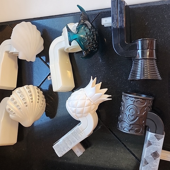 Bath & Body works Wallflower plugins - Picture 2 of 6